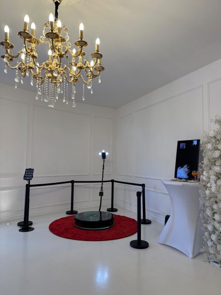 360 Grad Spinner mit rotem Teppich als Event Highlight für Veranstaltungen in Rottweil